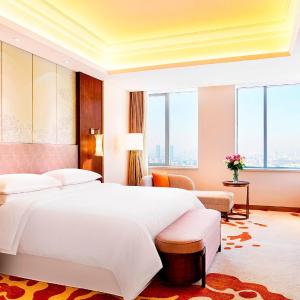 Noble King Room