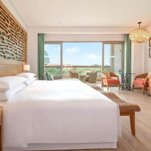 Coconut Grove Sea View Room King Bed