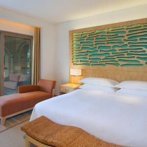 Garden View King Room 