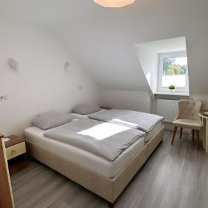 Standard Double Room with Shared Bathroom