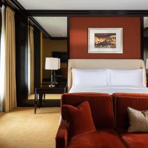Junior Suite Corner City View
