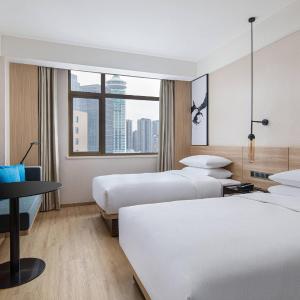 Premier Guest room with 2 Twin/Single Bed(s), City view