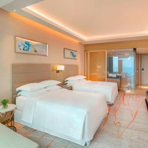 Club Deluxe, Club level, Larger Guest room, 2 Double