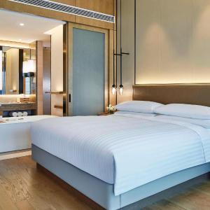 Premier King Room with River View