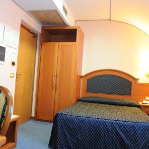 Single Room with Lake View