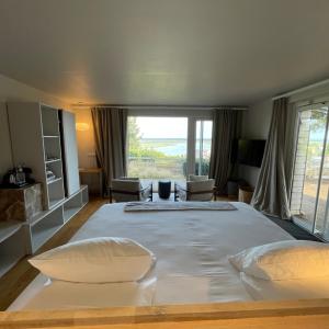 King Suite with Sea View