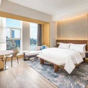 Premier King Suite