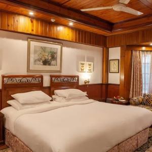 Executive Campbell (Twin) - 10% Discount on Foods & Soft Beverages* | 15% Discounts on Laundry Services* | INR 500 spa credit during your stay on selective Massage services. TnC Apply.* | Free Minibar - 2 cans of soft Beverages (Once on Arrival)