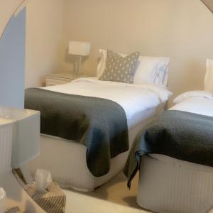 Twin Room with Mountain View