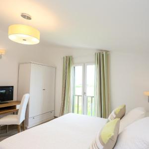 Standard Double Suite