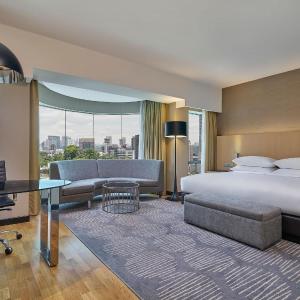 Club Bay Room with Club Lounge Access