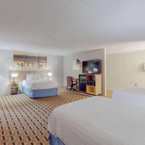 Room with Three Double Beds - Non-Smoking