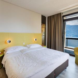 Comfort Lake View Room