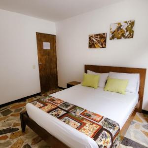 Standard Double Room with Shared Bathroom