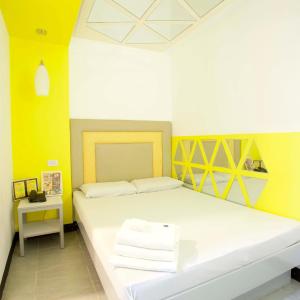 Fiesta Room (No Window)