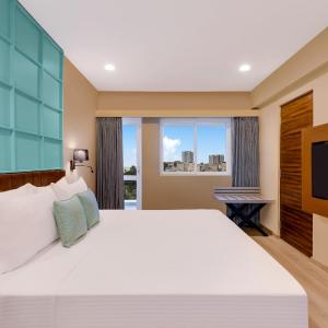 Executive Suite (Enjoy complimentary 1 Soft Beverages, 20% off on session of Spa ,20% Off on Laundry service for upto 2 clothing item(s))