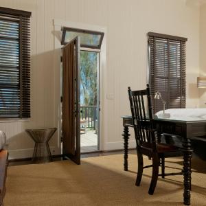Superior King Room with Partial Ocean View