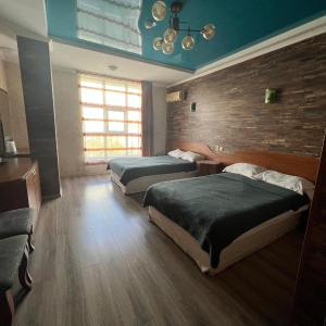 Large Twin Room