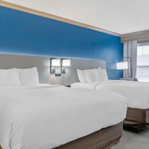Queen Room with Two Queen Beds - Non-Smoking