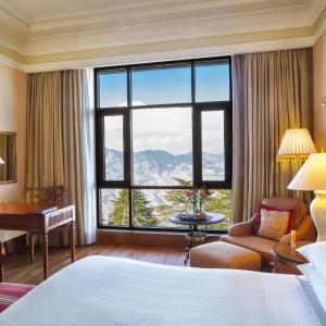 Premier Double Room with Mountain View 