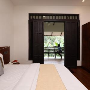 Queen Room with Garden View