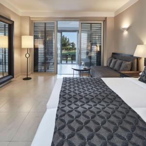 Junior Suite with Garden View