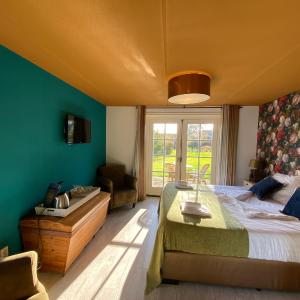 Deluxe Double Room with Terrace