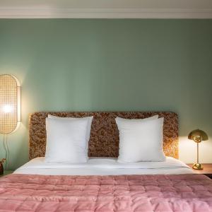 Connecting Rooms