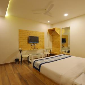 Standard King Room