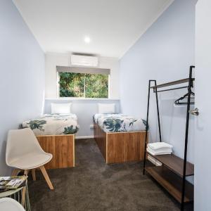 Treetops Twin Room with Shared Bathroom