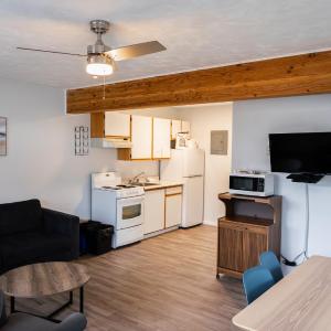 Suite with Lake View