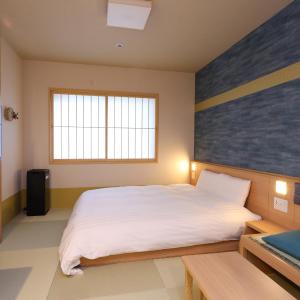 Room Selected at Check-In (No choice of bed preference)