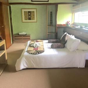 Suite with Mountain View