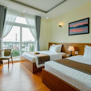 Superior Twin Room with City View