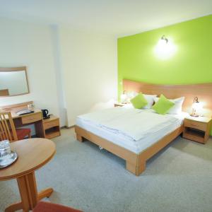 Deluxe Double Room with Extra Bed