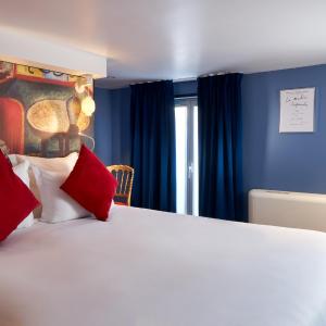 Classic Double Room with Balcony