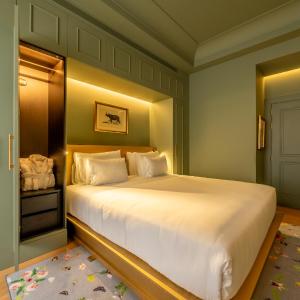 Deluxe Double Room with City View