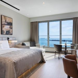 Cozy Studio Residence with Sea View – Executive Lounge Access