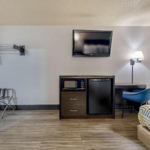 1 Queen Bed Non Smoking