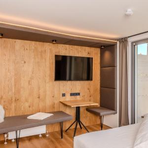 King Studio with Sofa Bed