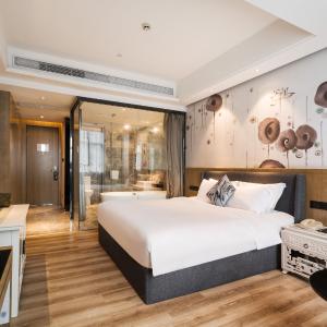Luxury King Room