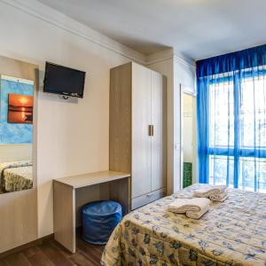 Double or Twin Room with Sea View