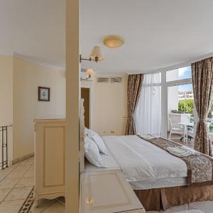 Suite with Private Pool