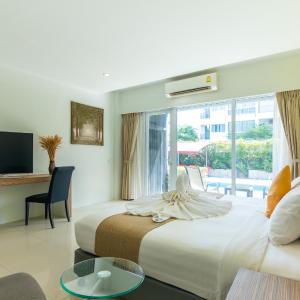 Double or Twin Room with Swimming Pool Access
