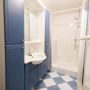 Twin Room with Bathroom