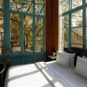 Deluxe Double or Twin Room with City View