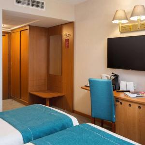 BUSINESS TWIN ROOM WITH TWO TWIN BEDS,  NON-SMOKING