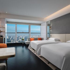 Twin Room with Two Twin Beds, City View and Club Access
