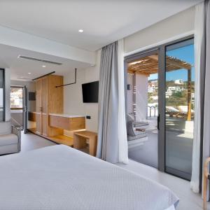 Junior Suite Sea Front with Private Pool