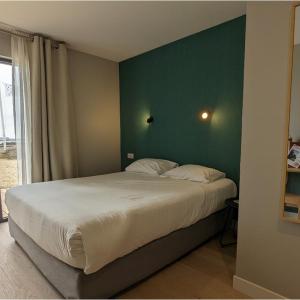 Superior Double Room with Terrace & Sea View